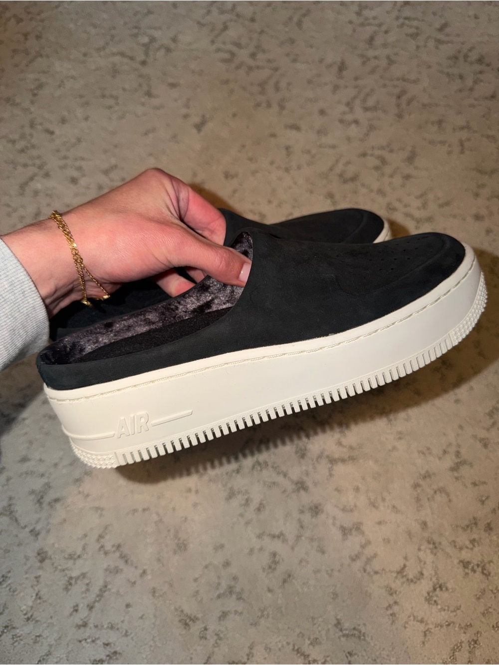 Nike ultraforce slip on
